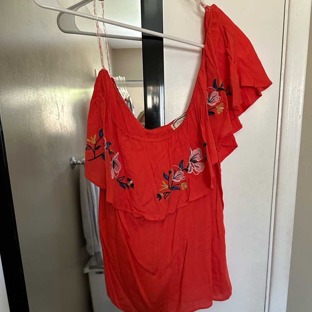 Flying Tomato One Shoulder Ruffle Shirt Large